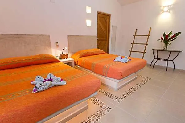 Naomi Hotel Zihuatanejo