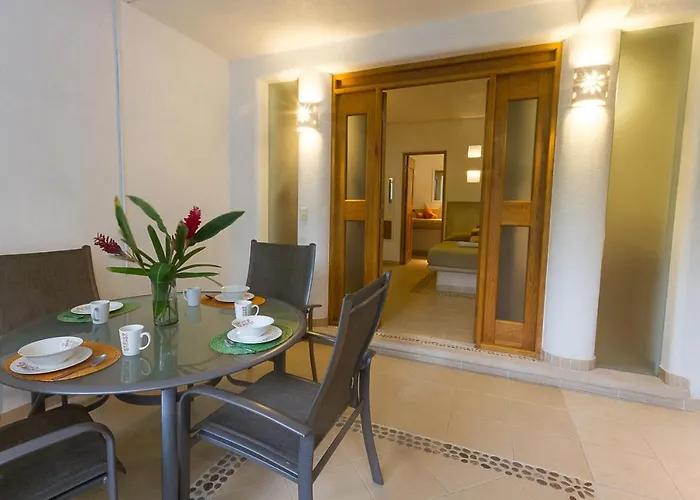 Hotel Naomi 2*