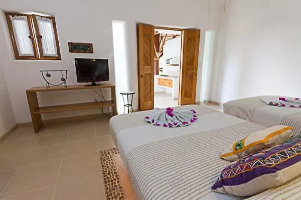 Naomi Hotel Zihuatanejo